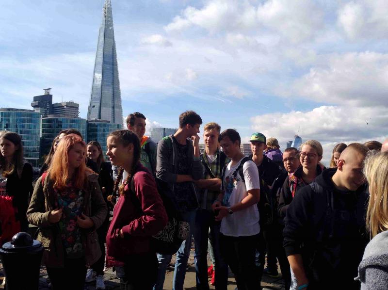 okno uzav�ete kliknut�m !