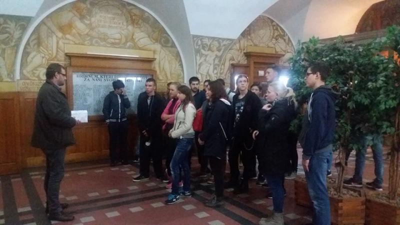 okno uzav�ete kliknut�m !