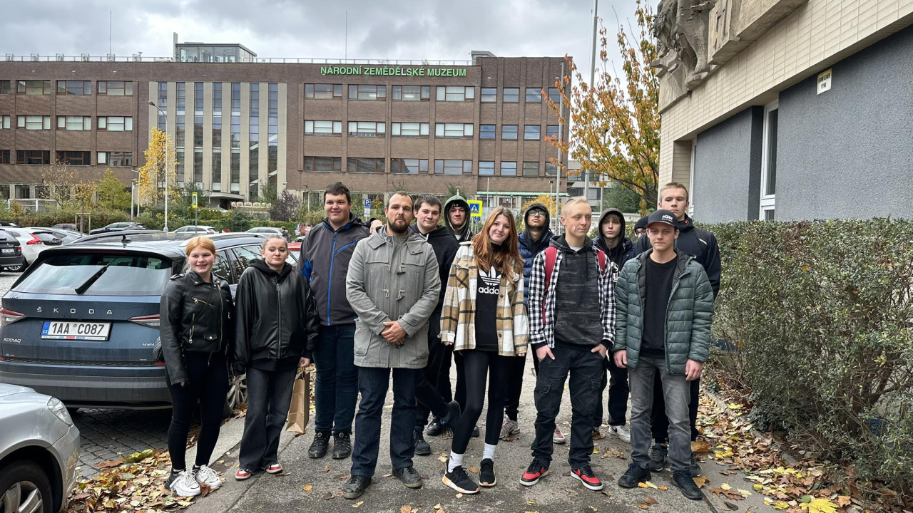 okno uzav�ete kliknut�m !